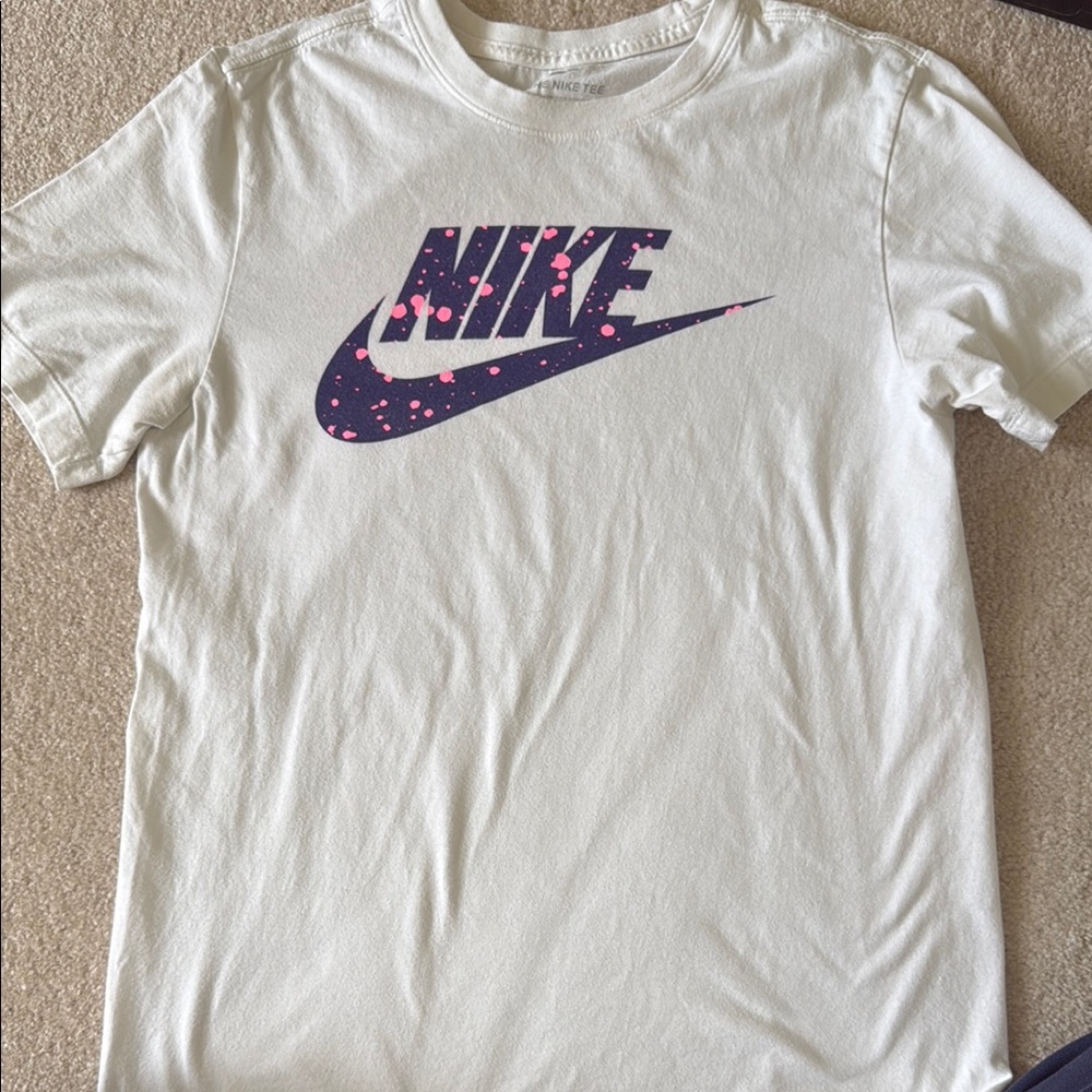 Nike White and Purple Short Sleeve Tee